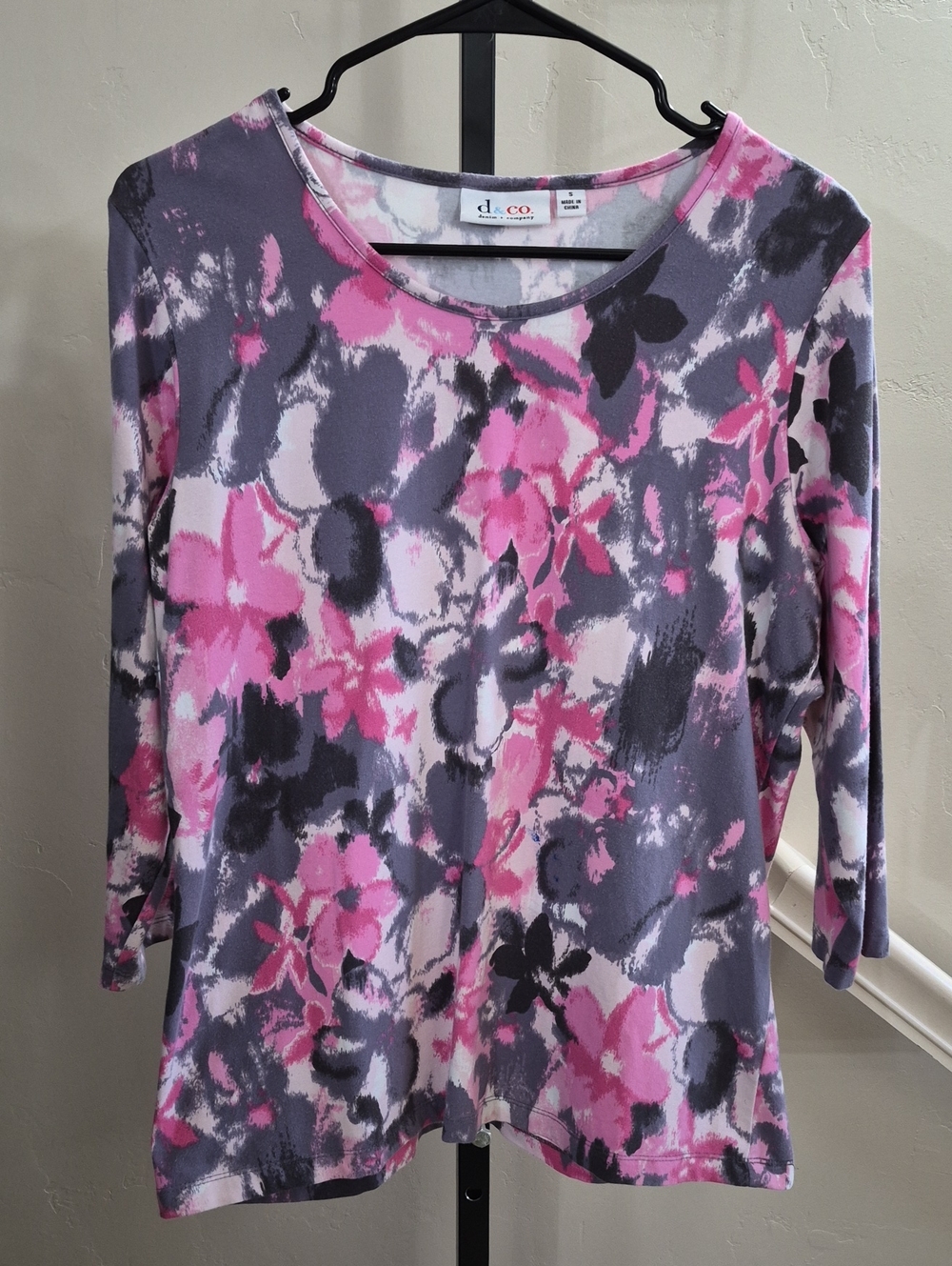d&co Pink & Lavender Gray Floral Long Sleeve Tee Size Small